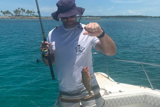 4 Hours Fishing Charter in Nassau