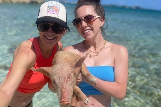 Swimming Pigs Beach Stop and Snorkel Tour Nassau (Private Boat)