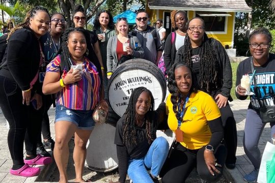 City tour sight seeing wine tasting queens staircase beach day transfer