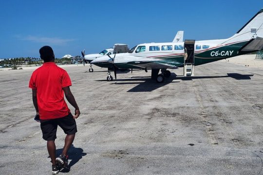 Swiming Pigs and Shark Tour Nassau to Exuma by Plane and Boat