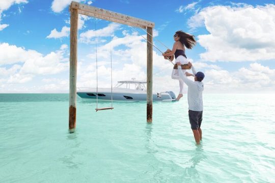 Visit the Ocean Swings! Full Day Harbour Island Private Boat Tour