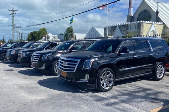 Shared Round Trip Limousine Transfer to the Port Lucaya Market