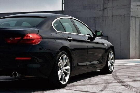 Private One-way Transfer Lynden Pindling Airport To Nassau