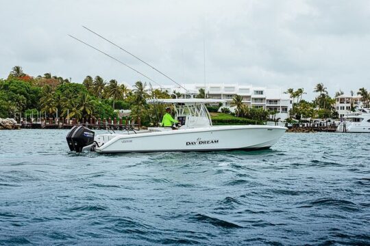 4 hours 34ft Day Dream Private Charter in Nassau